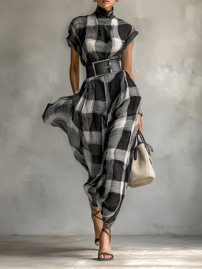Abito Maxi in Chiffon a Quadri con Collo Alto e Maniche Corte