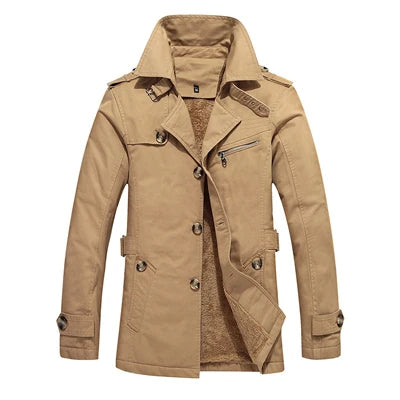 Elegante trench coat imbottito" can be rewritten as "Stylish Padded Trench Coat.
